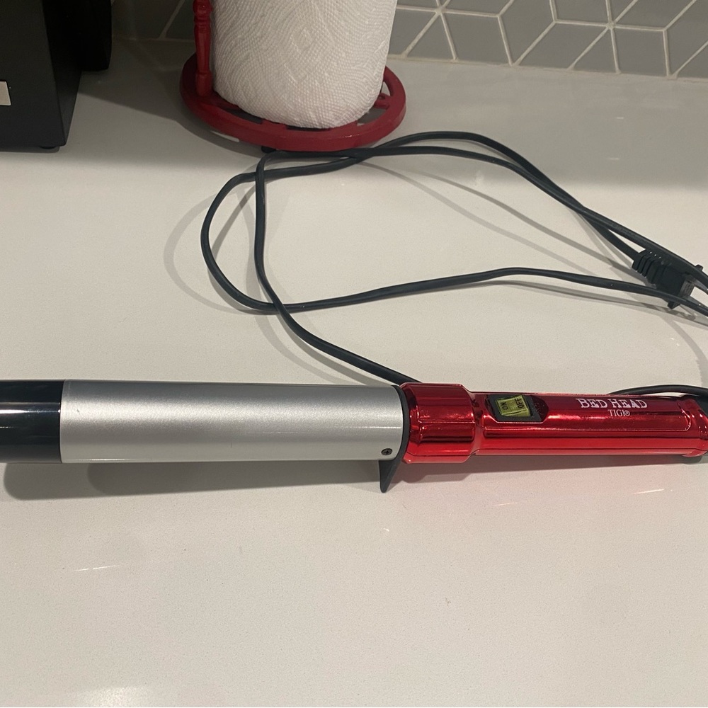 Tigi bed head wand 1 1/4 inch